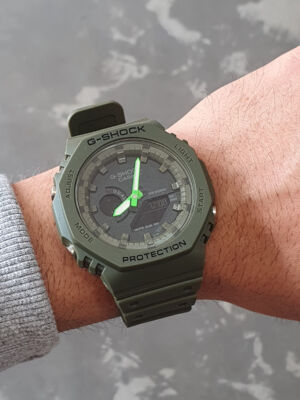 Relógio G-Shock Analógico Digital GA-2100-1A2DR Verde Militar